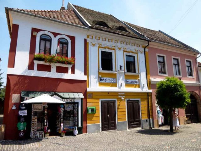 amazing day trips from budapest szentendre