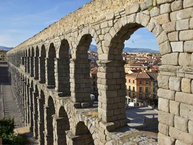amazing day trips from madrid segovia