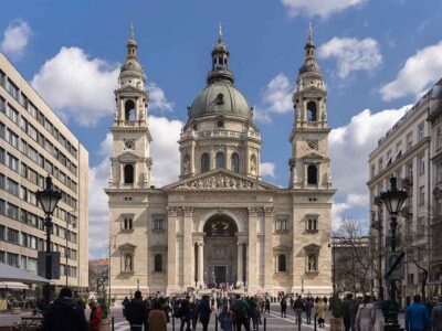 things to do in budapest st stephens basilica