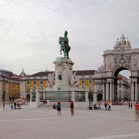 Lisbon Adventure: Praça do Comércio